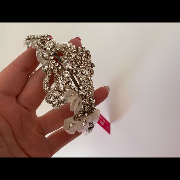 Kleinfeld’s crystal/lace bridal headband NEW TAGS main image 4